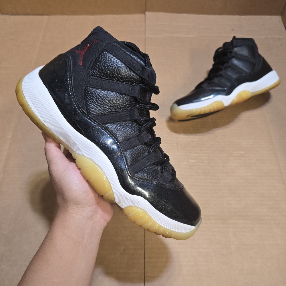 Size 9 - Jordan 11 Retro 72-10 2015